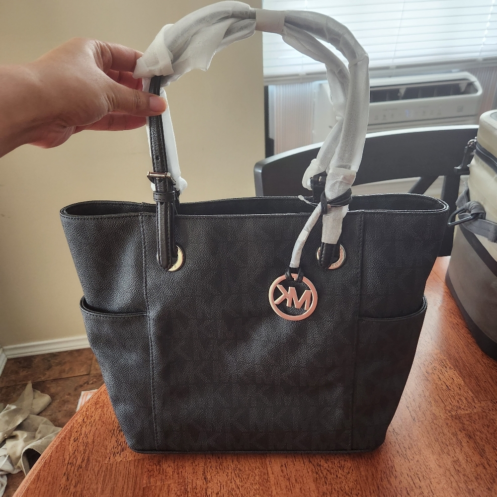 MICHAEL KORS  Black East West Signature Tote Bag